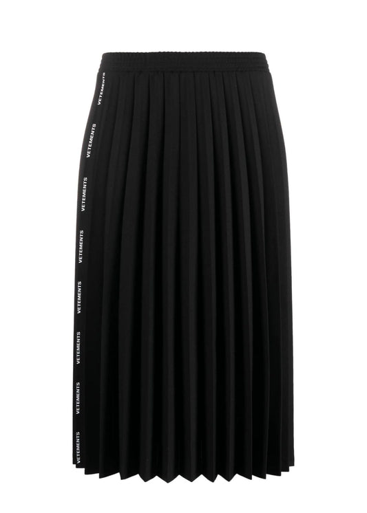 Pleated Logo Skirt-Black